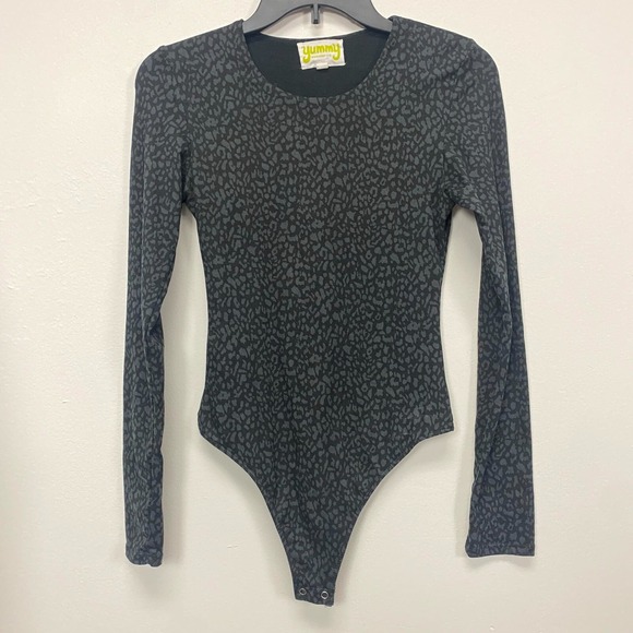 Yummy Sweater Co Junior Medium Black Gray Leopard Print Long Sleeve Body Suit